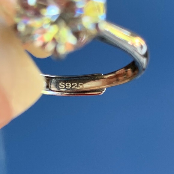 #44 Classic 6 prong setting 3 ct moissanite solitaire - Picture 6 of 11